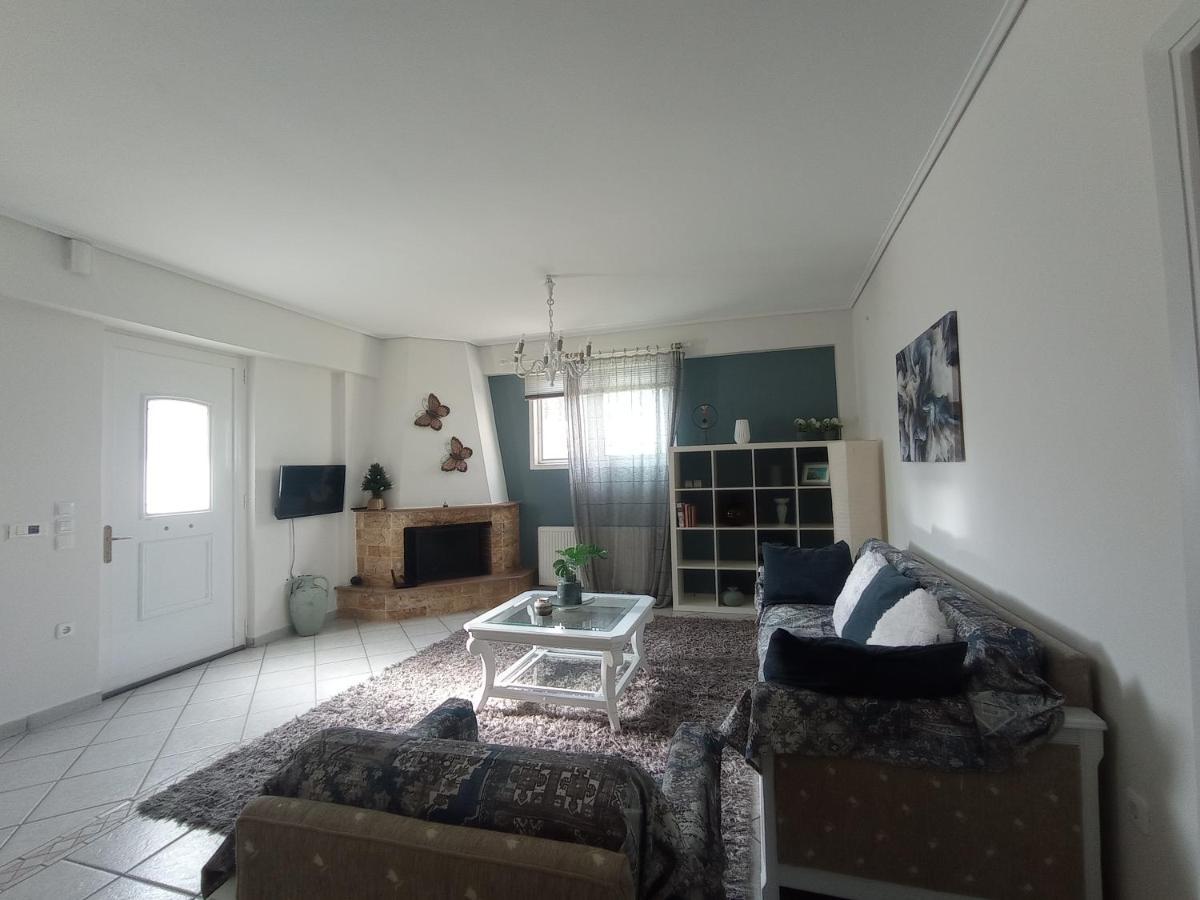 Flat With Garden Near Sea, Port And Airport Lägenhet Artemida  Exteriör bild