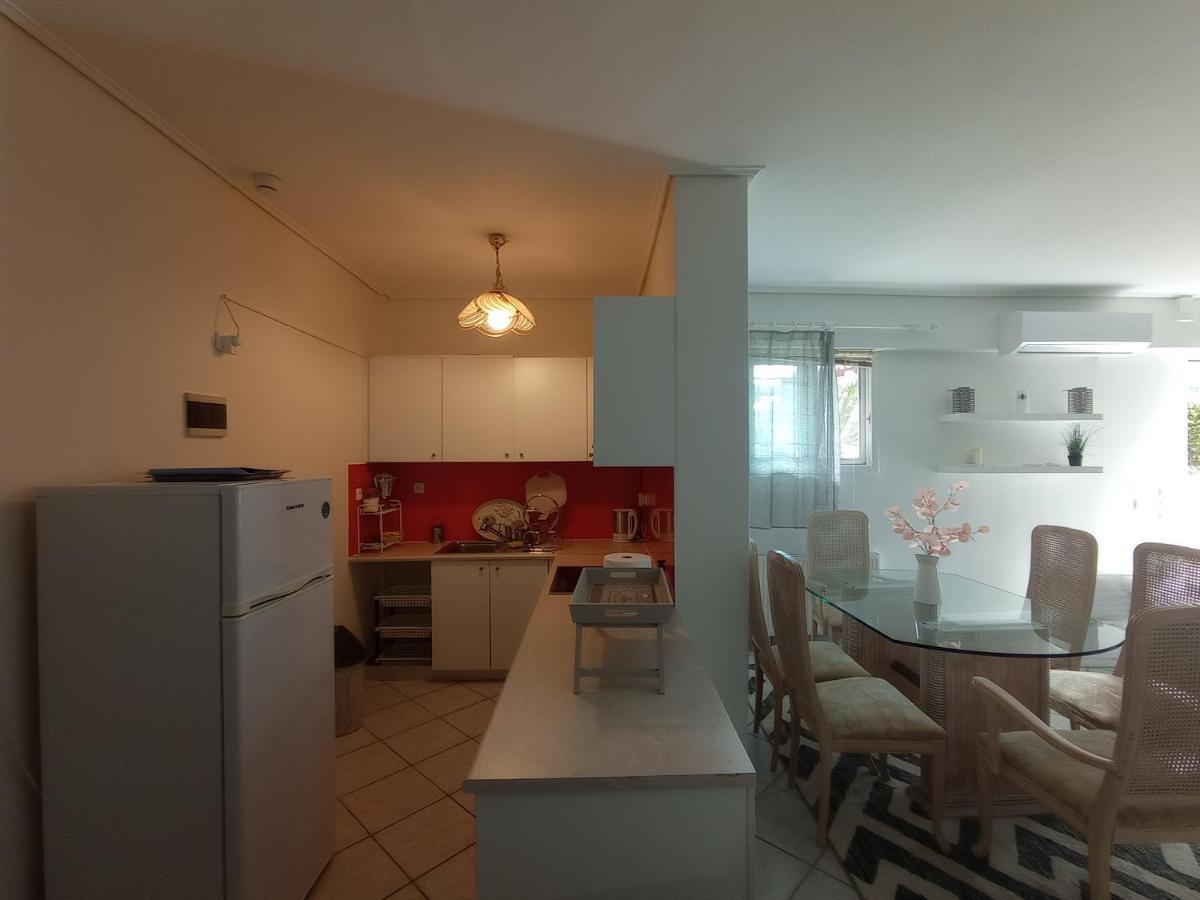 Flat With Garden Near Sea, Port And Airport Lägenhet Artemida  Exteriör bild